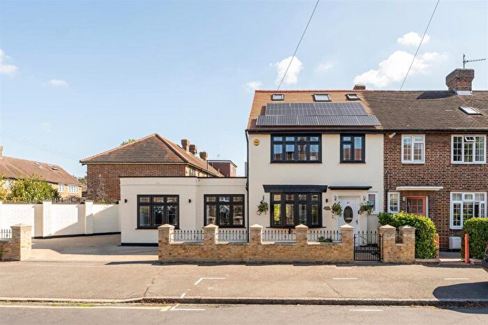 5 Bedroom House For Sale In Douglas Avenue, Walthamstow, E17