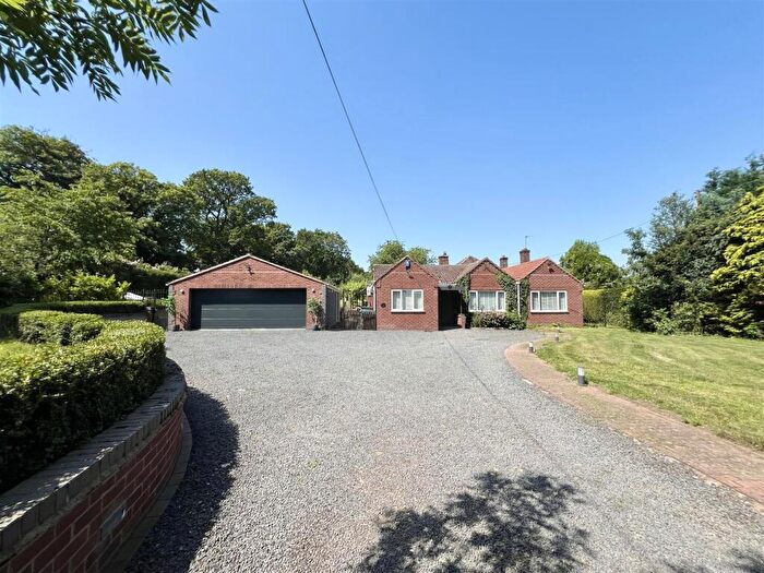 4 Bedroom Detached Bungalow For Sale In County Lane, Iverley, Stourbridge, DY8