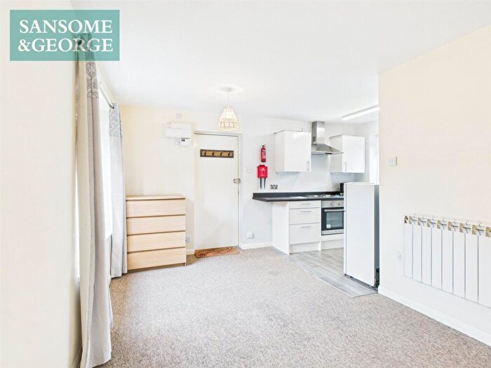 Apartment For Sale In Poppy Field, Lychpit, Basingstoke, Hampshire, RG24