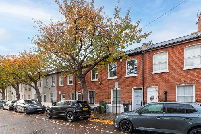 3 Bedroom Property For Sale In Sandilands Road, Sands End, SW6