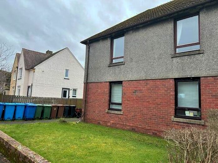 2 Bedroom Flat To Rent In Marchwood Avenue, Bathgate, EH48