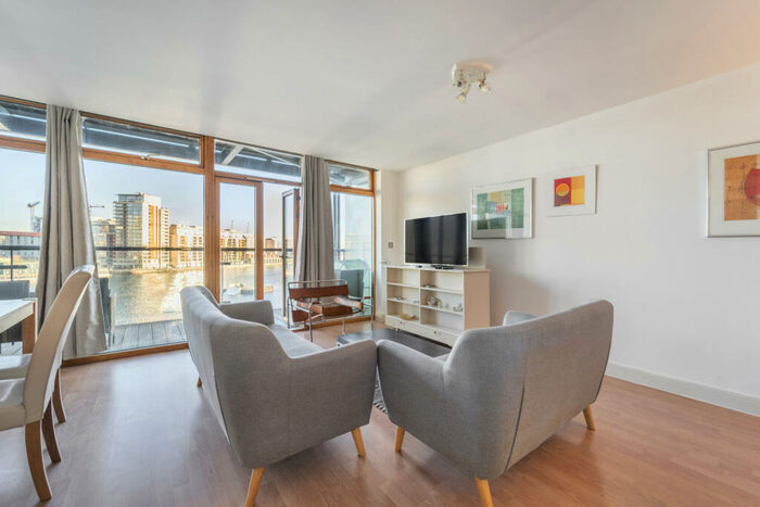 2 Bedroom Flat To Rent In Western Beach Apartments, Hanover Avenue, E16