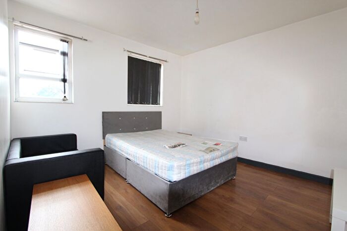 1 Bedroom Flat To Rent In Flat, Green Lane, London, IG1