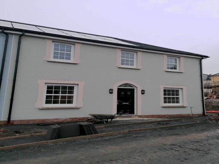 4 Bedroom Semi-Detached House To Rent In Stad Craig Ddu, Llanon, SY23