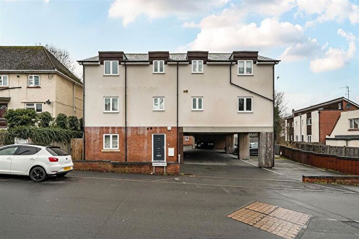 2 Bedroom Flat For Sale In Audley Road, Chippenham, SN14