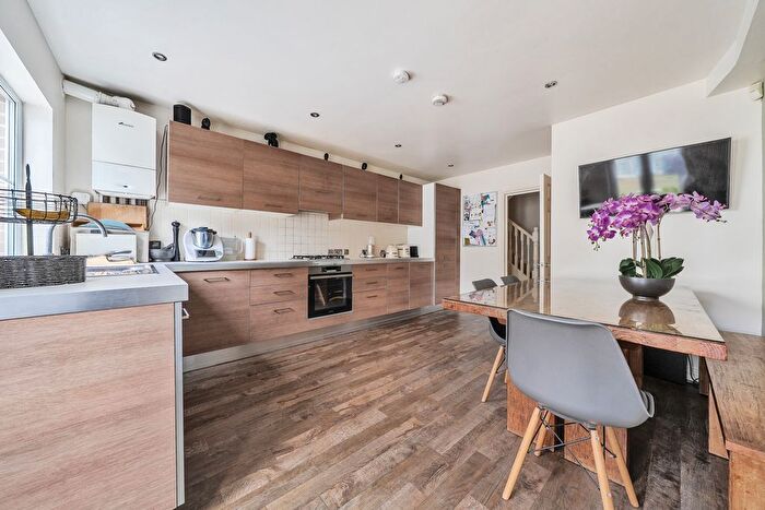 4 Bedroom Town House For Sale In Uppingham Avenue, Stanmore, HA7