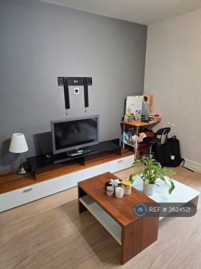 2 Bedroom Flat To Rent In Bourne Place, Chertsey, KT16