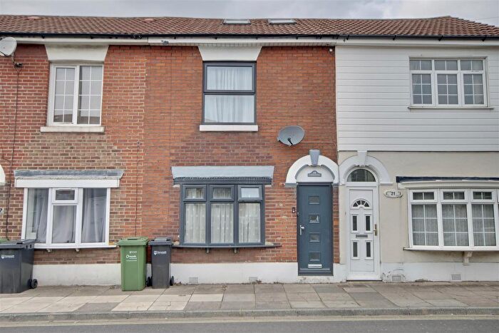 3 Bedroom Terraced House To Rent In Stamshaw Road, Portsmouth, PO2