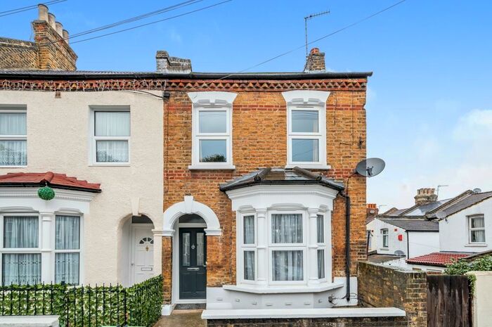 3 Bedroom End Of Terrace House To Rent In Tewson Road, London, SE18