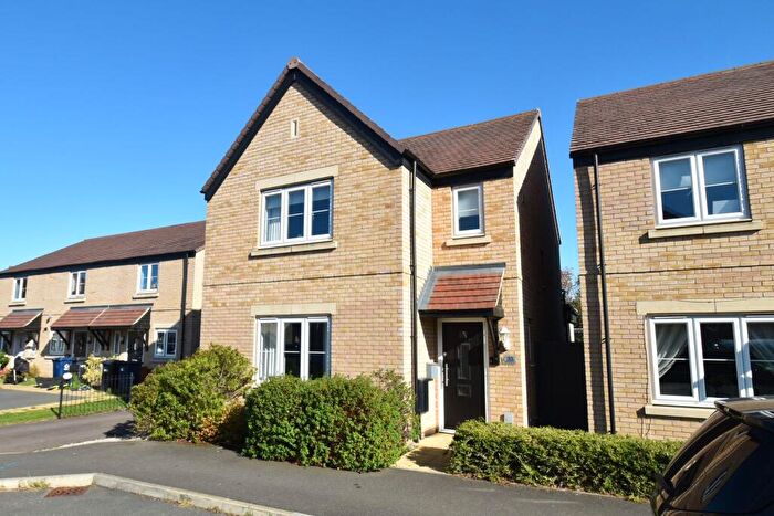 3 Bedroom Detached House For Sale In Apple Tree Close, Fenstanton, PE28