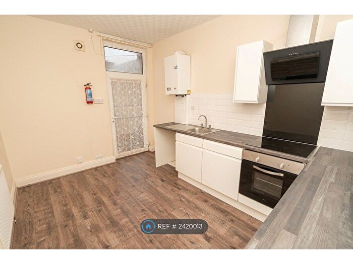2 Bedroom Flat To Rent In Sherbourne Road, Blackpool, FY1
