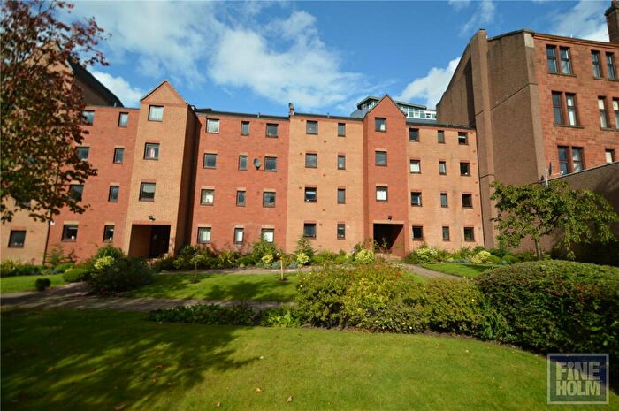 2 Bedroom Flat To Rent In Albion Gate, Merchant City, Glasgow, G1