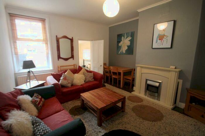 2 Bedroom Flat To Rent In Chillingham Road, Newcastle Upon Tyne, NE6