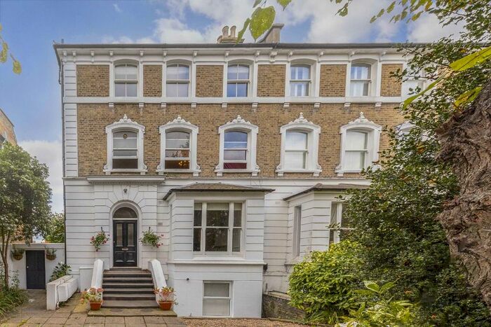 2 Bedroom Flat To Rent In Mount Ephraim Road, London, SW16