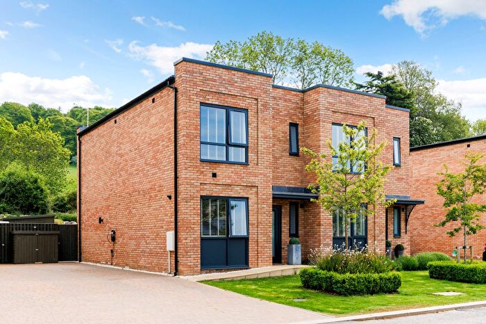 3 Bedroom Mews For Sale In Beatrice Webb Lane, Standish, GL10