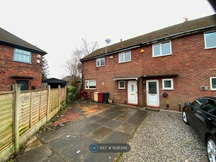 3 Bedroom Semi-Detached House To Rent In Avondale Road, Farnworth, Bolton, BL4