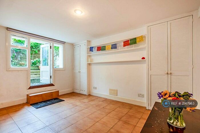 1 Bedroom Flat To Rent In Kennington Park Road, London, SE11