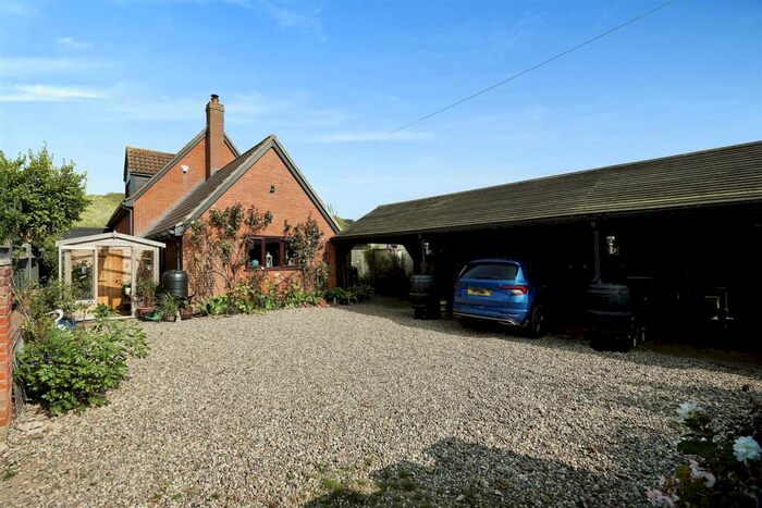 4 Bedroom Detached House For Sale In Clink Lane, Sea Palling, Norfolk, NR12