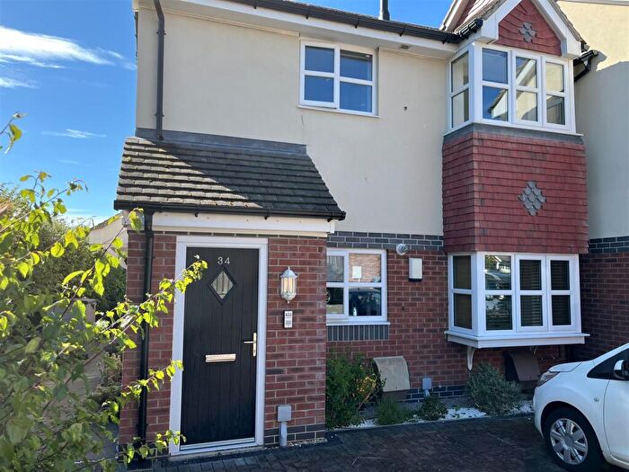 2 Bedroom Apartment For Sale In Lon Gwaenfynydd, Llandudno Junction, LL31