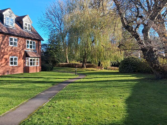 2 Bedroom Flat For Sale In River Park, Marlborough, SN8
