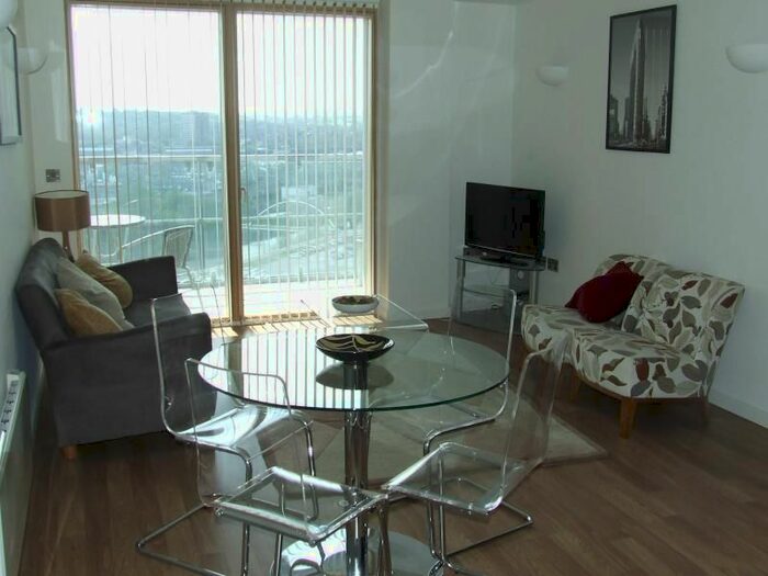 2 Bedroom Flat To Rent In Wellington Street, Leeds, LS1