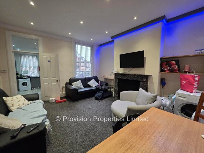 8 Bedroom Terraced House To Rent In Brudenell Road, Hyde Park, Leeds, LS6