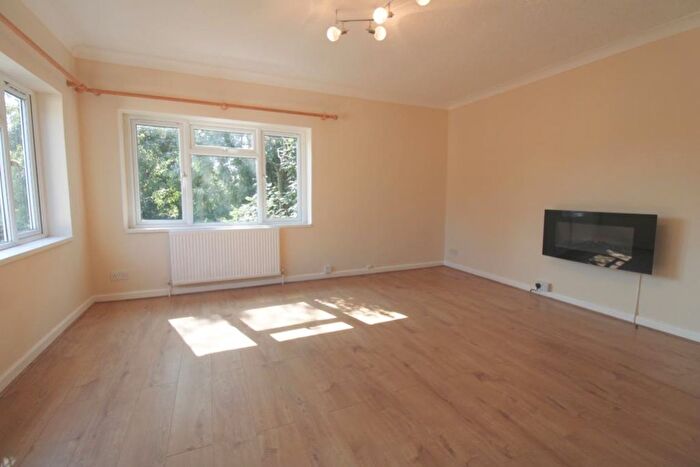 1 Bedroom Flat To Rent In Cove Road, Farnborough, Hampshire, GU14