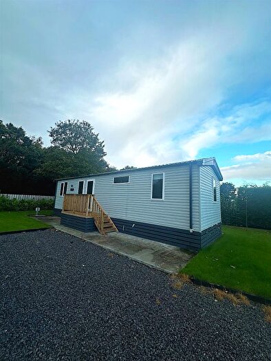 2 Bedroom Mobile/park Home For Sale In Feoffee Common Lane, Pocklington, York, YO42