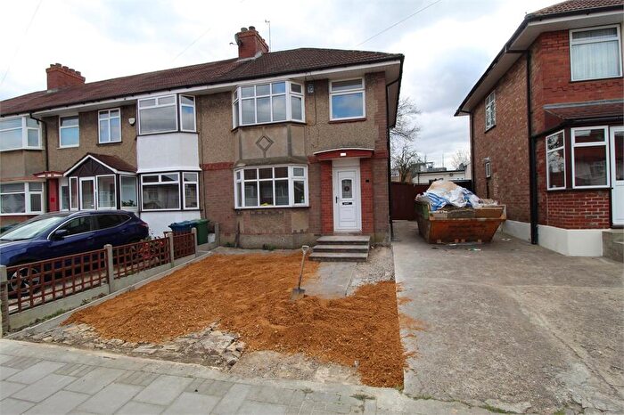 3 Bedroom Semi-Detached House To Rent In Dale Avenue, Edgware, HA8
