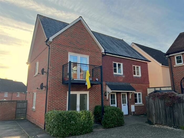 2 Bedroom Flat To Rent In Hill Road, Laverstock, Salisbury, SP1