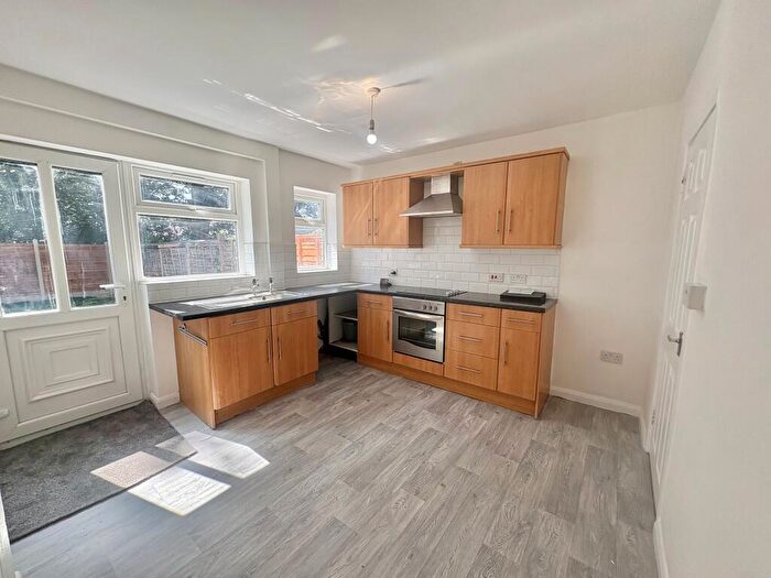 2 Bedroom End Of Terrace House To Rent In Kings Road, Birmingham., B44