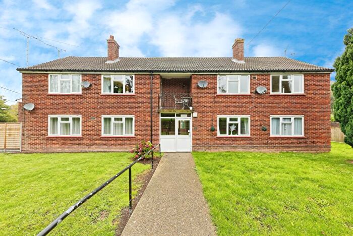2 Bedroom Flat For Sale In Station Road, Adisham, Canterbury, Kent, CT3