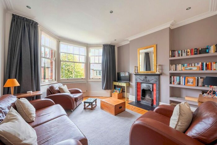 4 Bedroom Maisonette To Rent In Panmuir Road, Cottenham Park, London, SW20