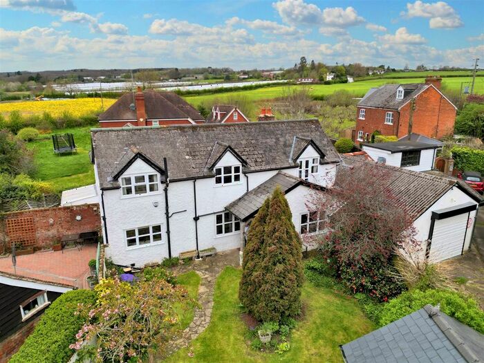 4 Bedroom Detached House For Sale In The Street, Mereworth, Maidstone, ME18