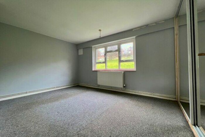 1 Bedroom Flat To Rent In Selsfield Drive, Brighton, BN2