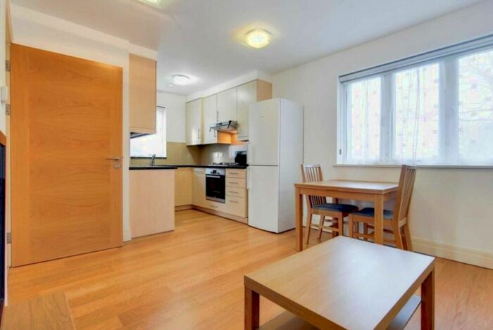 2 Bedroom Flat To Rent In Gunnersbury Crescent, London, W3