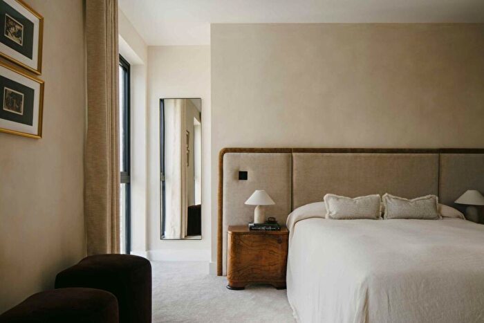 2 Bedroom Flat For Sale In Graphite Square, Albert Embankment, SE11