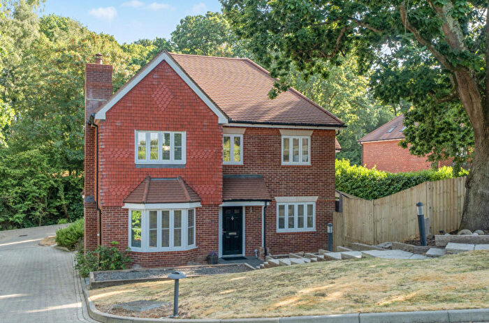 4 Bedroom Detached House For Sale In Heath House Lane, Hedge End, Southampton, Hampshire, SO30