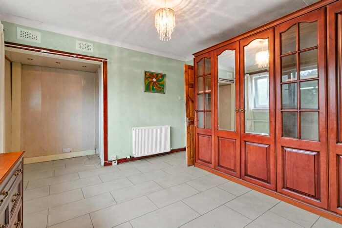 2 Bedroom Semi-Detached House For Sale In Archerhill Road, Knightswood, G13