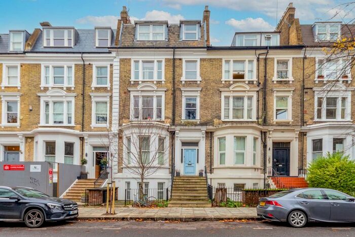 2 Bedroom Flat To Rent In Russell Road, London, W14