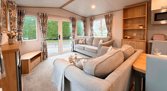 3 Bedroom Park Home For Sale In Hull, HU12