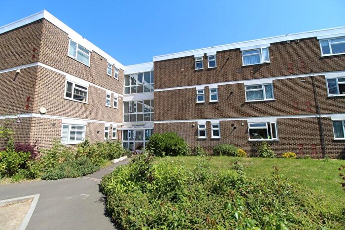 2 Bedroom Flat To Rent In Stratton Close, Edgware, HA8