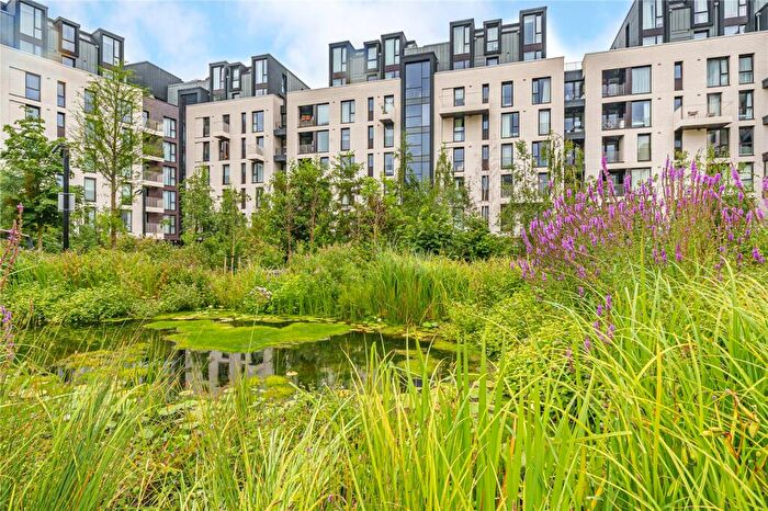 3 Bedroom Apartment To Rent In Forrester Way, London, E15