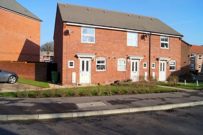 2 Bedroom Property To Rent In Hills Way, Bramley, Tadley, RG26