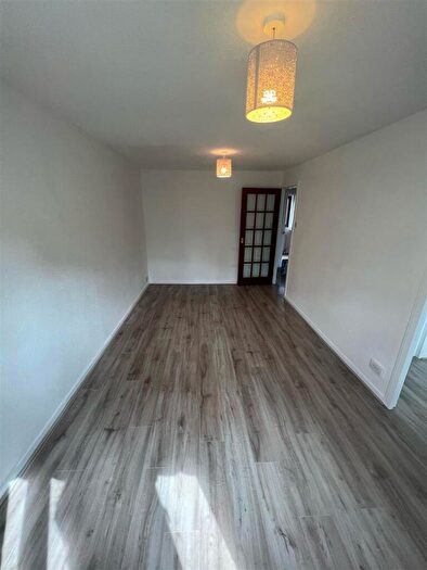2 Bedroom Apartment To Rent In Bramhall Lane, Stockport, SK3