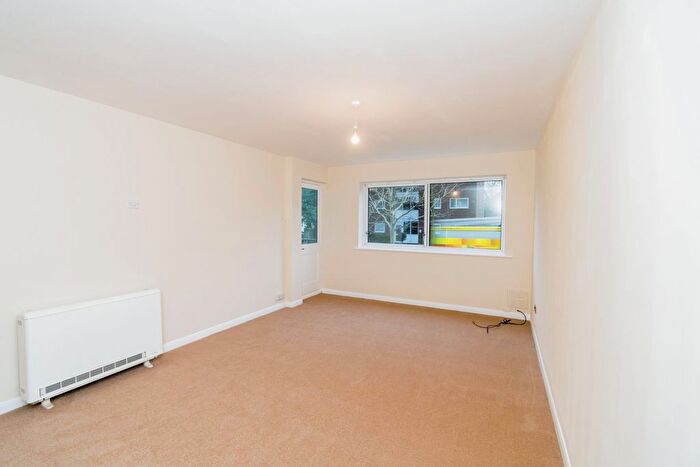 2 Bedroom Flat For Sale In Waterloo Road, Freemantle, Southampton, Hampshire, SO15