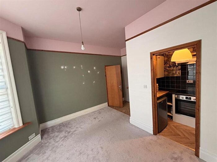 1 Bedroom Apartment To Rent In Atherley Rd, Southampton, SO15