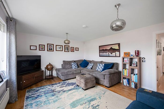 4 Bedroom Detached House For Sale In Miller Street, Winchburgh, EH52