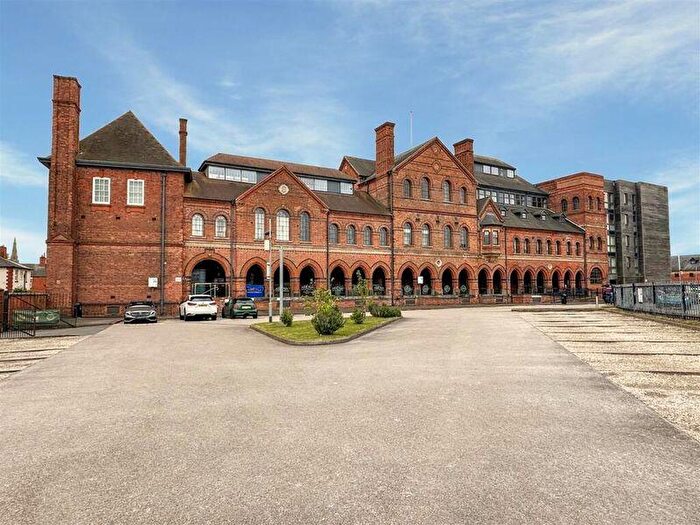 2 Bedroom Flat For Sale In Warwick Brewery, Newark, NG24
