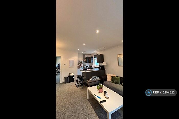 2 Bedroom Flat To Rent In Cavendish Road, London, SW12